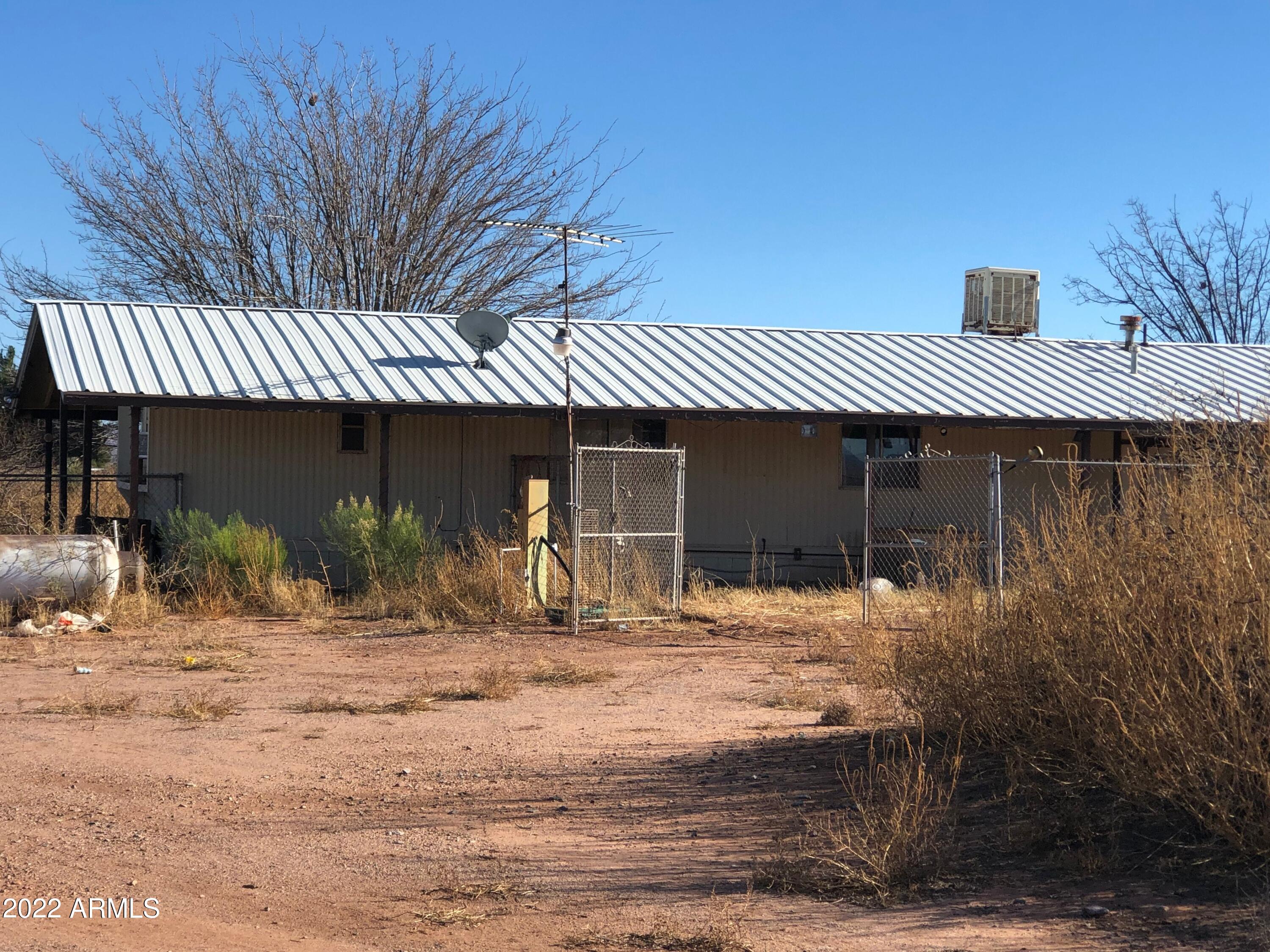 4073 North Plantation Road Douglas, AZ 85607 - Photo 15 of 19 Westside of Home