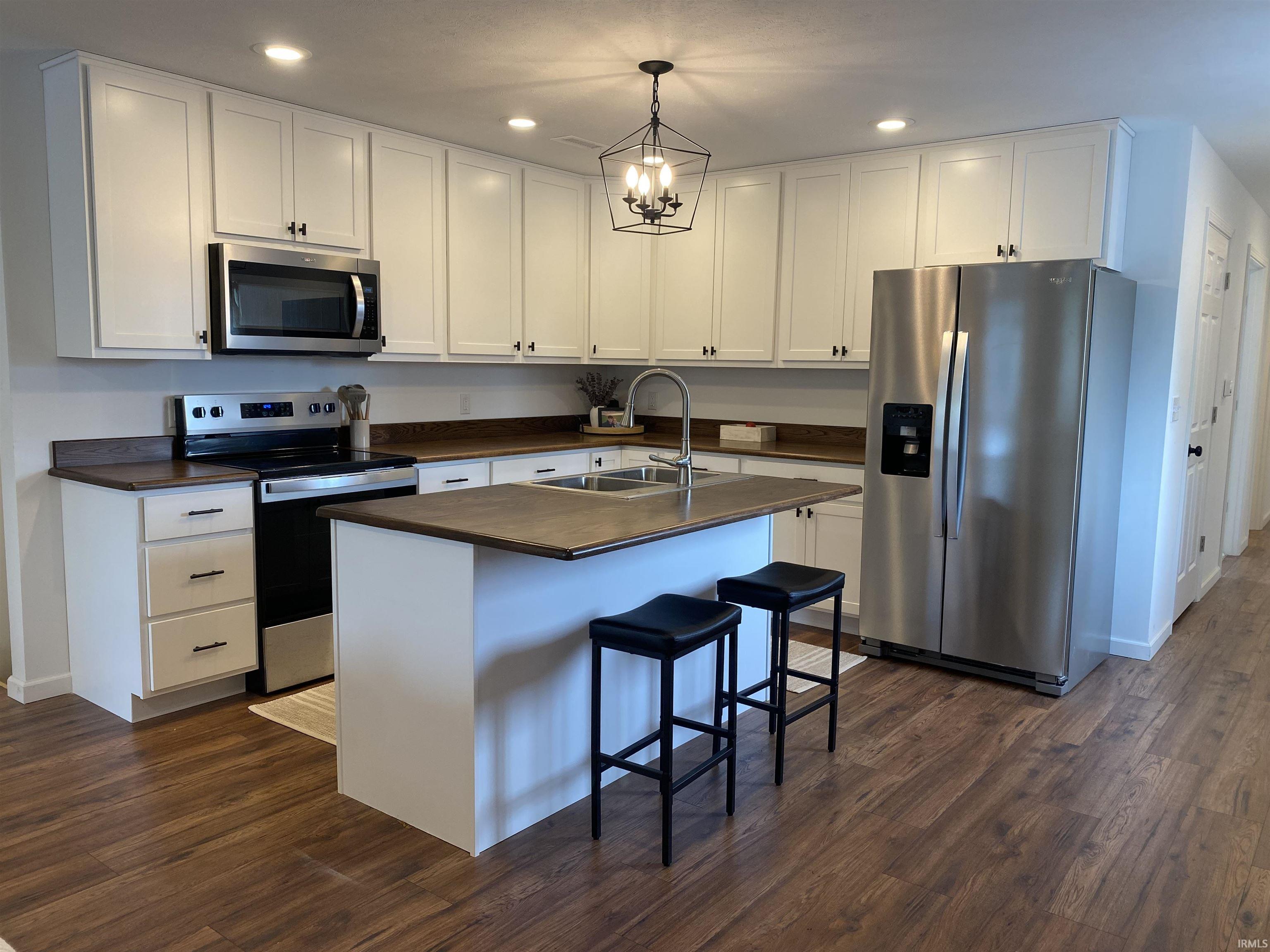 525 Madison Street Rochester, IN 46975 - Photo 4 of 22