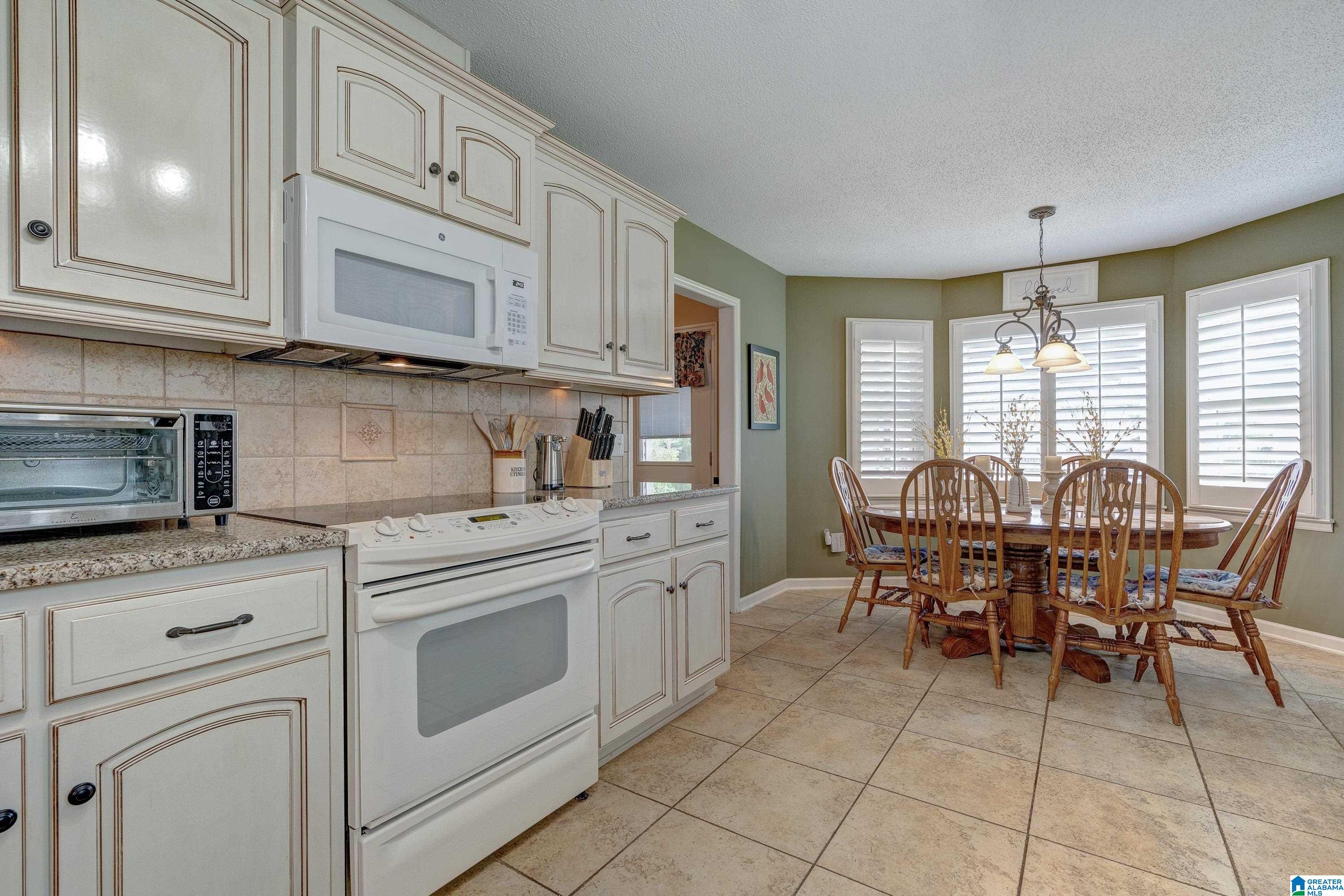 853 Ridgecrest Drive Gardendale, AL 35071 - Photo 13 of 34