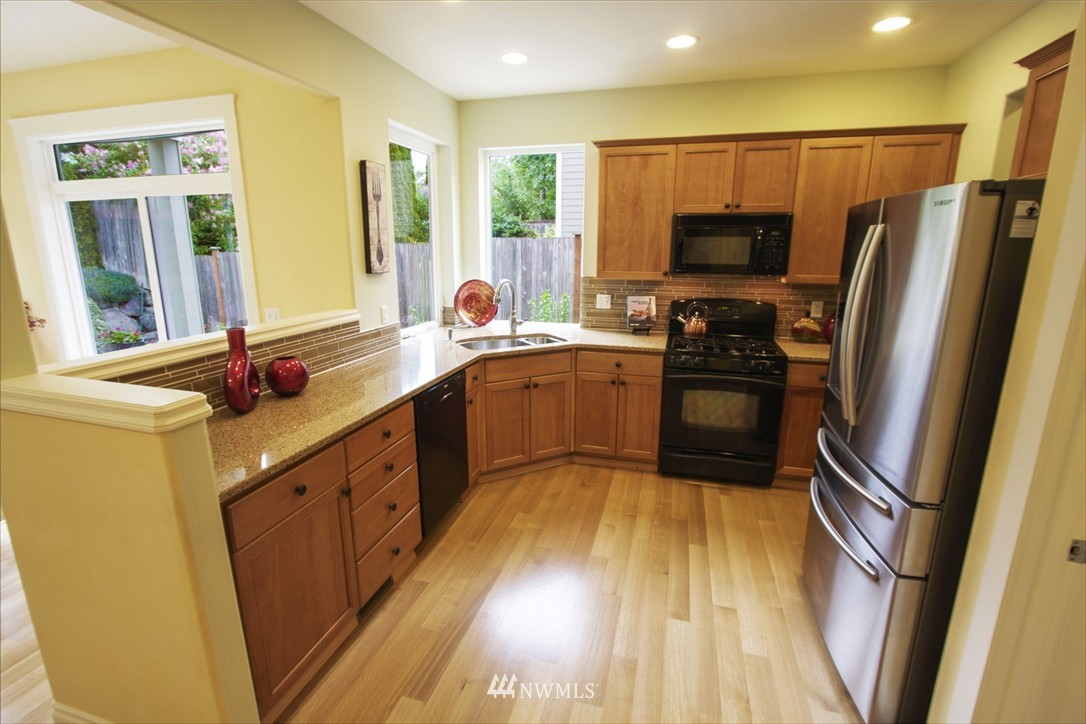 6018 Northeast 2nd Court Renton, WA 98059 - Photo 5 of 22 Gallery Image 5