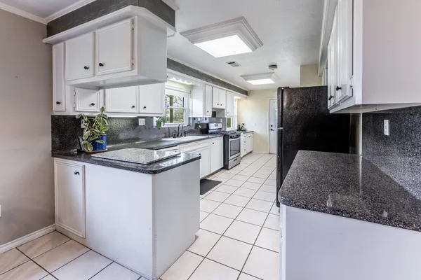 $289,900 | 13477 Fm 977 Street West, Marquez, TX 77865