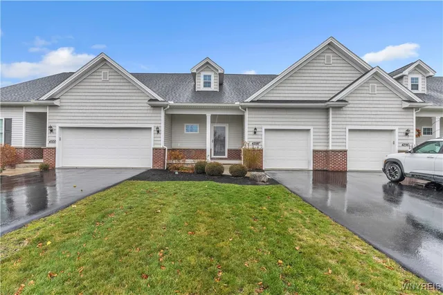 $299,900 | 4298 Tisbury Lane, Hamburg, NY 14075