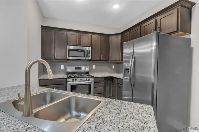 $299,900 | 4298 Tisbury Lane, Hamburg, NY 14075