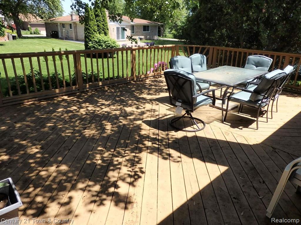 242 Poco Court Rochester Hills, MI 48307 - Photo 10 of 45