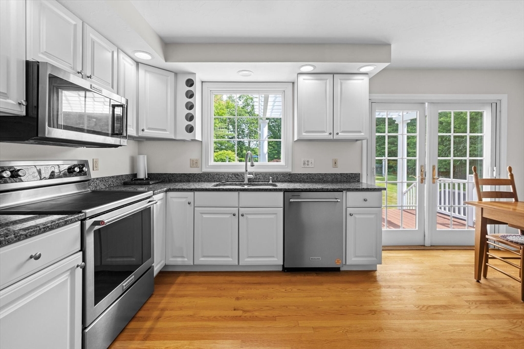 16 King Philip Path Mendon, MA 01756 - Photo 10 of 42