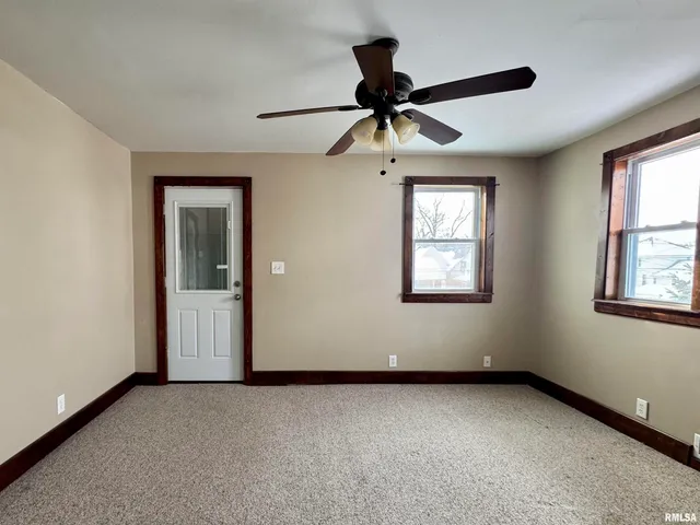 $125,000 | 609 5th Avenue South, Clinton, IA 52732