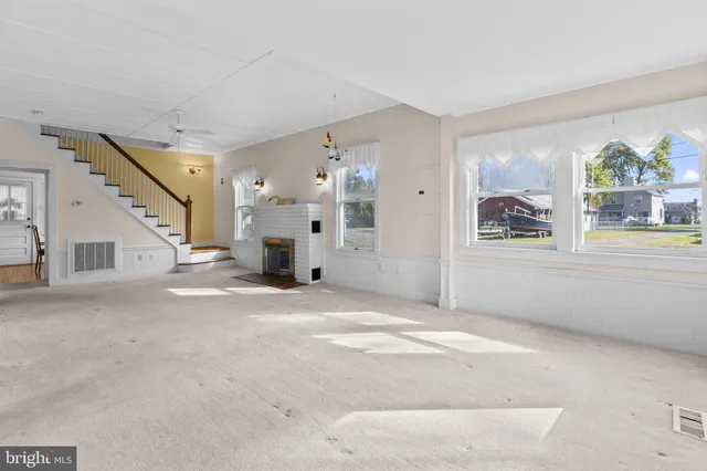 $375,000 | 6008 Allwine Avenue, Deale, MD 20751