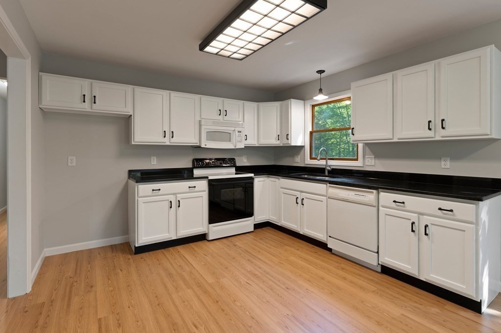 768 Burts Pit Road Northampton, MA 01062 - Photo 11 of 41