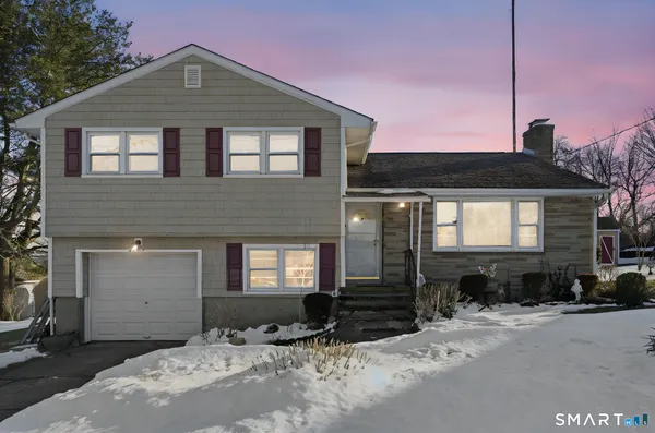 $419,000 | 66 Bridgeview Place, Stratford, CT 06614