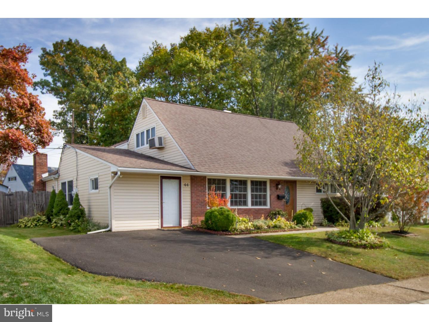 44 Conifer Road Levittown, PA 19057 - Photo 1 of 20