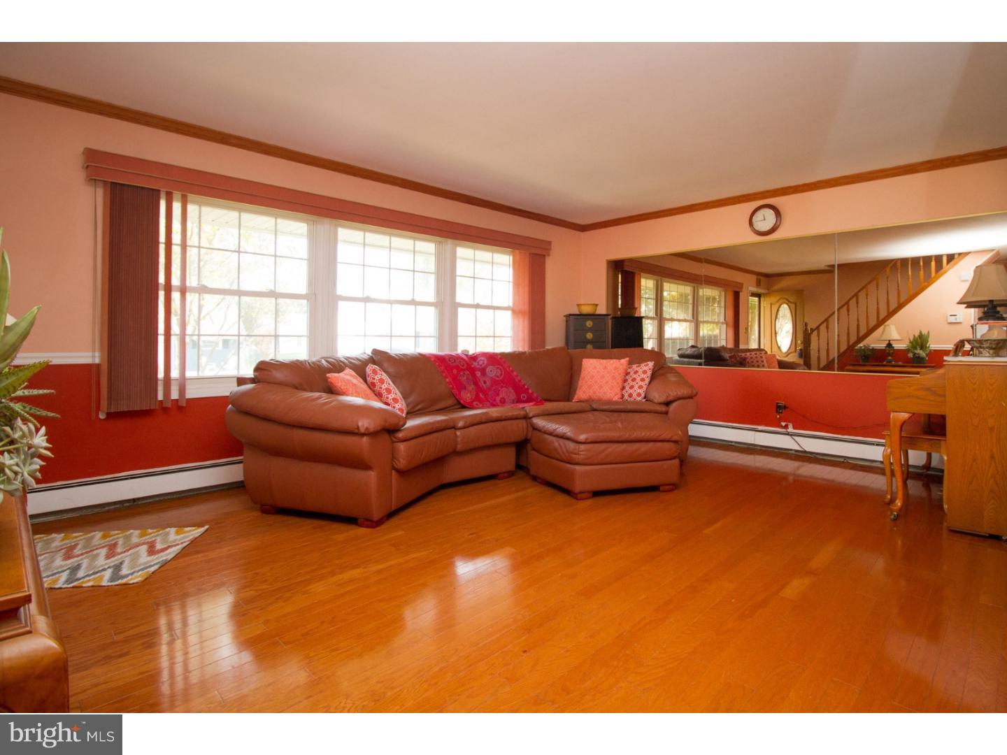 44 Conifer Road Levittown, PA 19057 - Photo 3 of 20