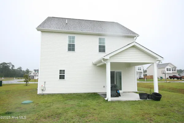 $2,050 | 551 Misty Pond Drive, Hubert, NC 28539