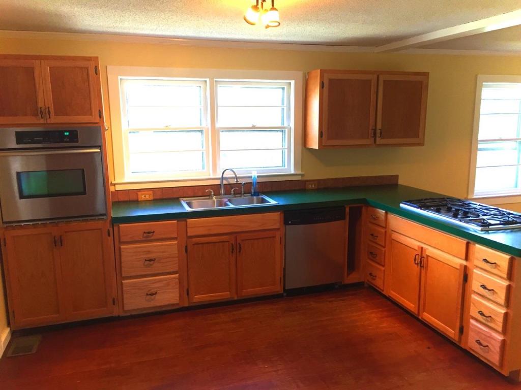 585 Flat Shoals Road Walhalla, SC 29691 - Photo 4 of 30 Gallery Image 4