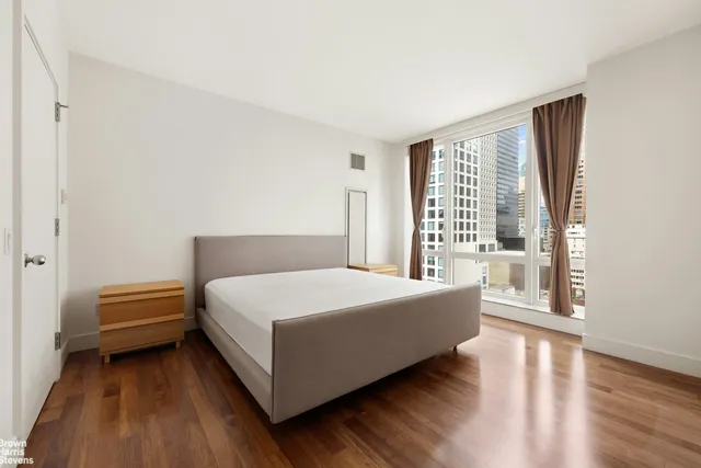 $1,795,000 | 250 East 53rd Street, Unit 1502 | Midtown East