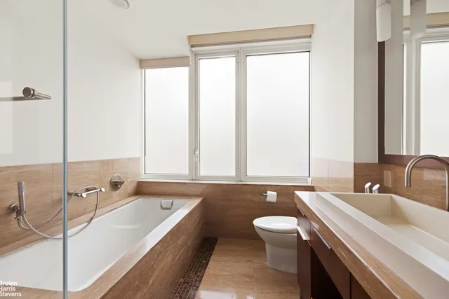 $1,795,000 | 250 East 53rd Street, Unit 1502 | Midtown East