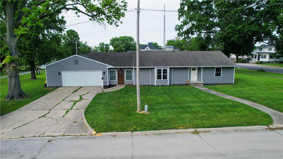 202 West 3rd Street Assumption, IL 62510 - Photo 1 of 32