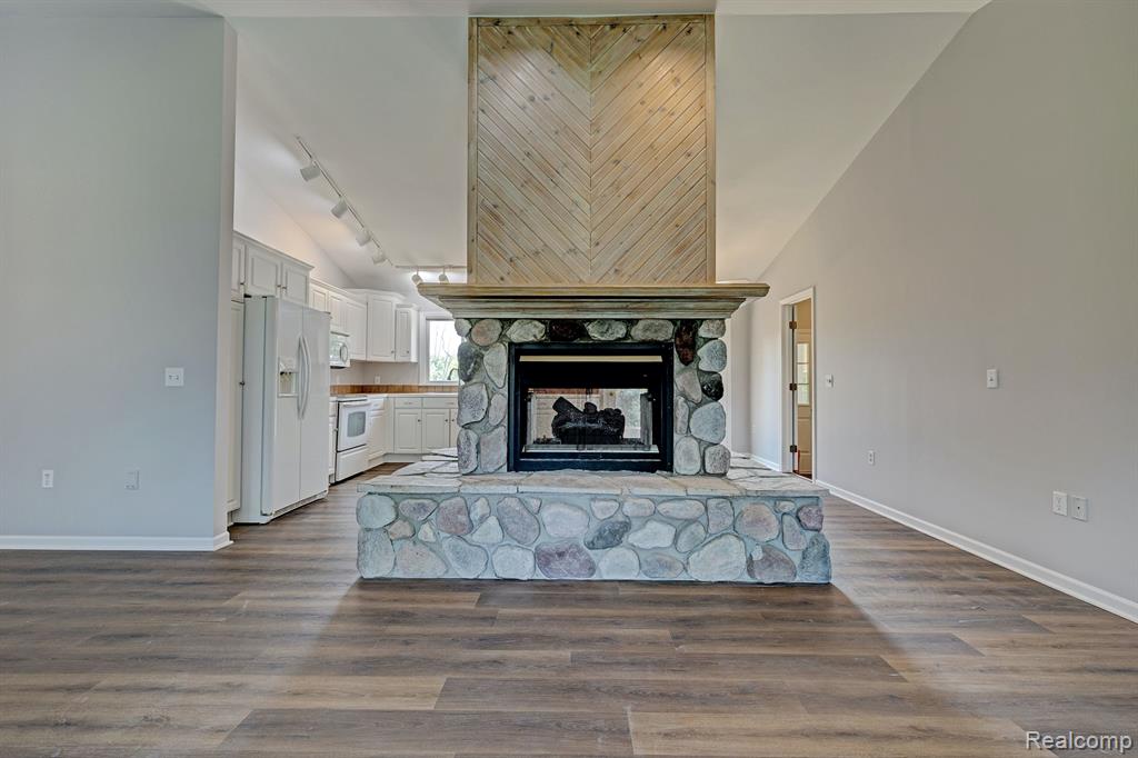 1676 Greenwood Road Lapeer, MI 48446 - Photo 6 of 41 Gallery Image 6