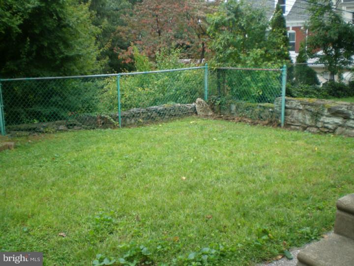 210 Rochelle Avenue Philadelphia, PA 19128 - Photo 12 of 22 Exterior Back