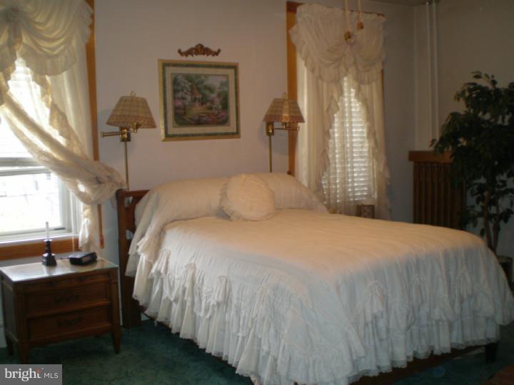 210 Rochelle Avenue Philadelphia, PA 19128 - Photo 13 of 22 Bedroom - Main