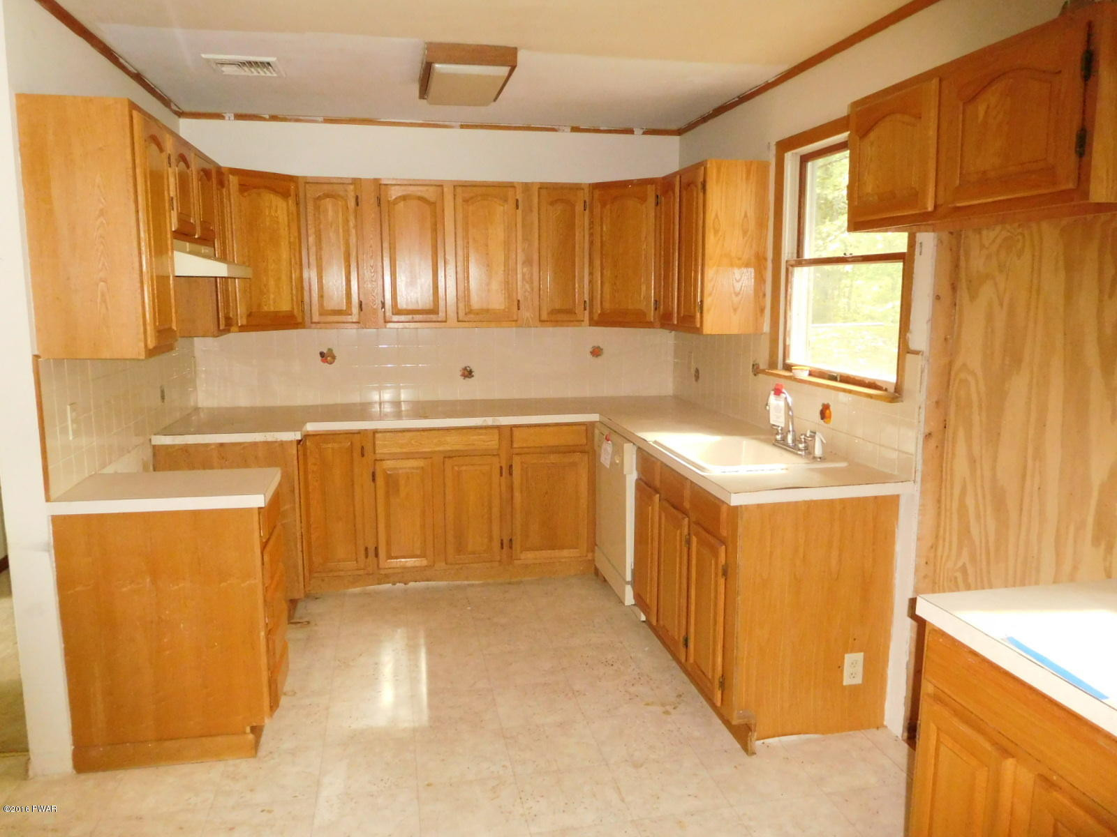 1425 Pine Ridge Bushkill, PA 18324 - Photo 15 of 25
