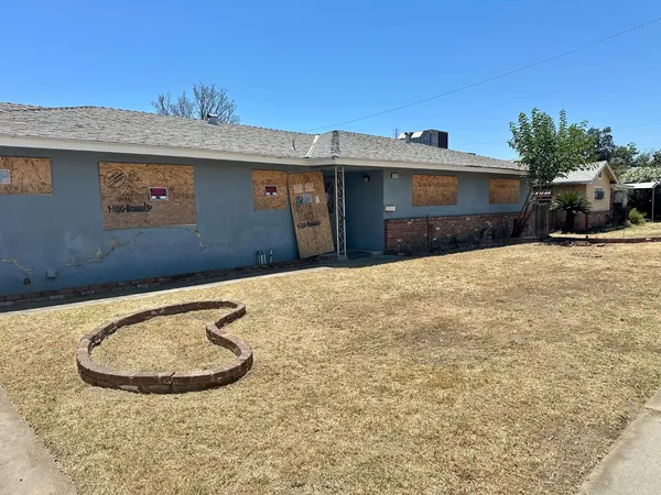 $285,000 | 2153 Knowles Street, Selma, CA 93662