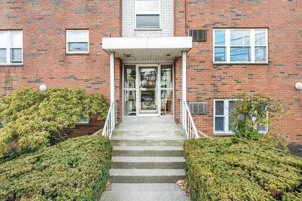 $2,250 | 100 Summer Street, Unit 23, Watertown, MA 02472