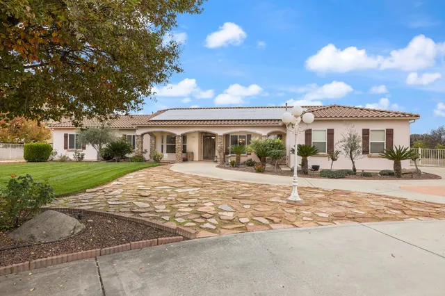 $1,149,900 | 5180 East Copper Avenue, Clovis, CA 93619