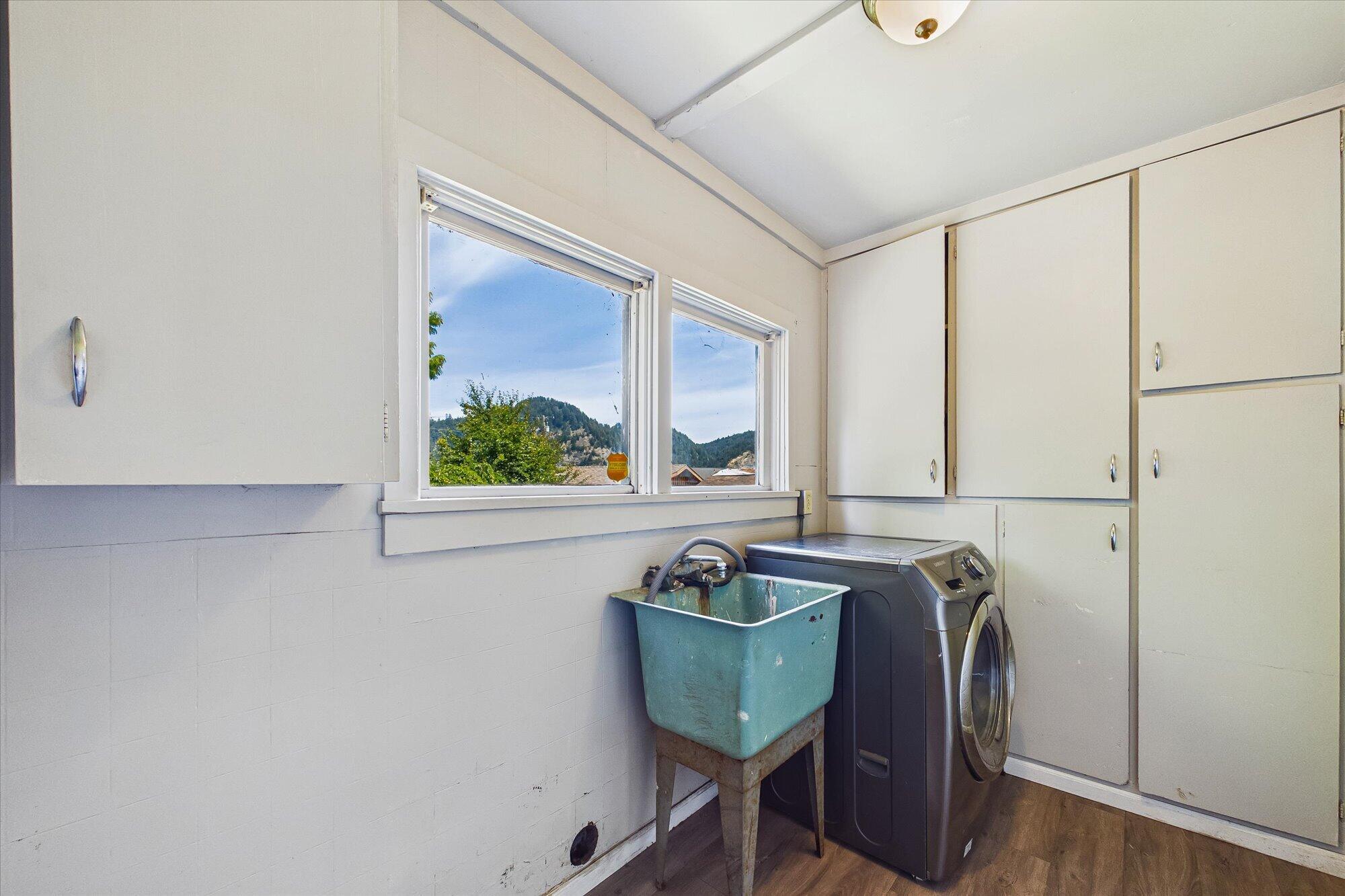 180 Cedar Street Rio Dell, CA 95562 - Photo 17 of 31