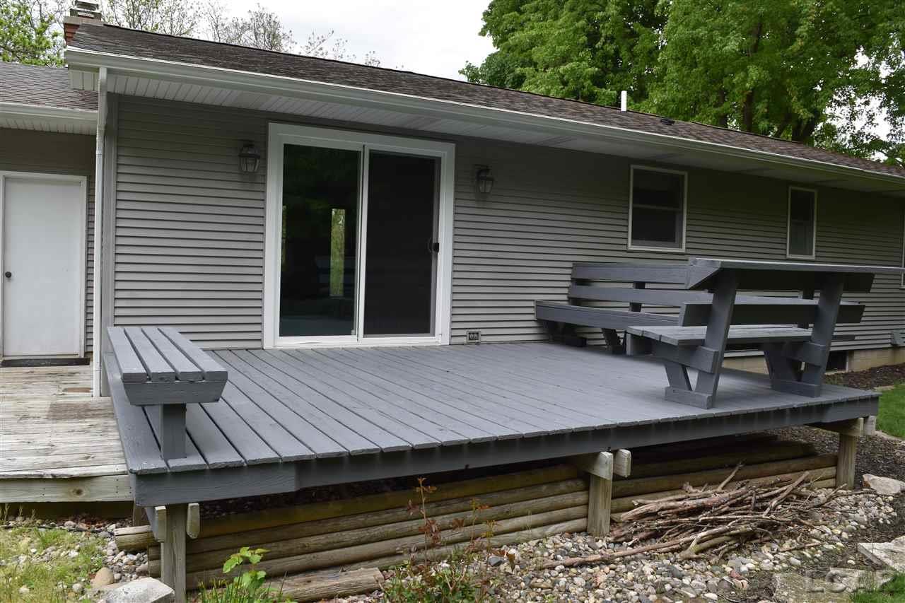 985 Riverside Avenue Adrian, MI 49221 - Photo 24 of 25 Rear Deck