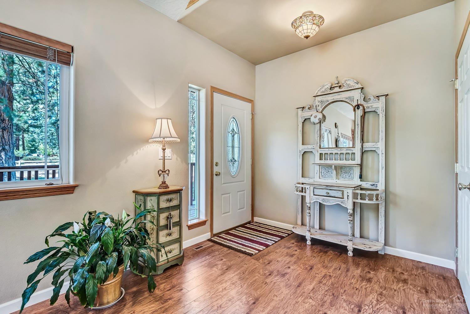 60264 Navajo Road Bend, OR 97702 - Photo 3 of 25 Additional Photo