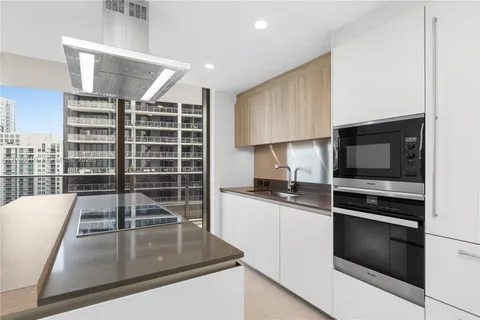 $1,599,000 | 1000 Brickell Plaza, Unit 4015, Miami, FL 33131