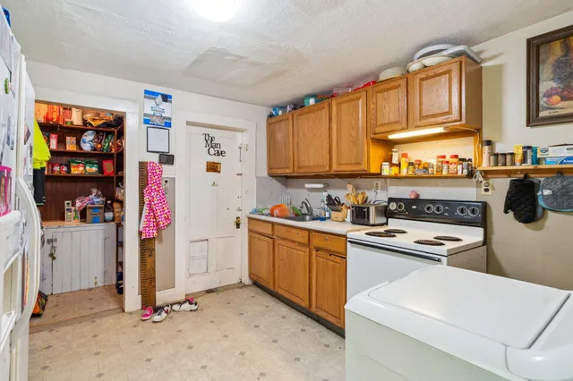 $325,000 | 358 Highway 5, Windsor, VT 05089