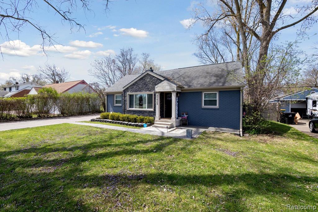 21949 Middlebelt Road Farmington Hills, MI 48336 - Photo 4 of 42