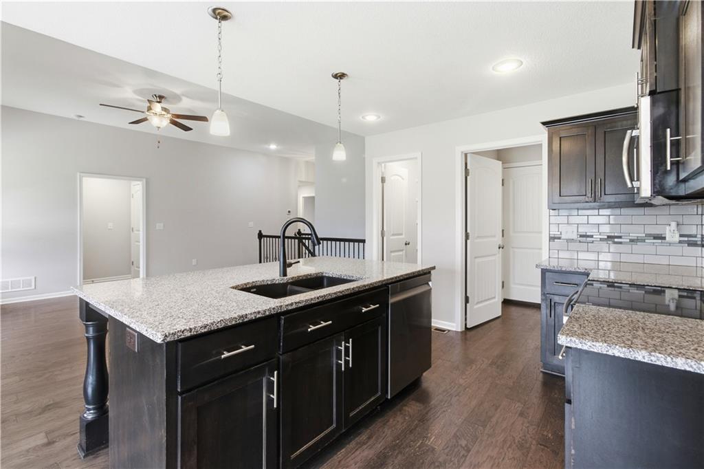 14223 Amanda Lane Basehor, KS 66007 - Photo 12 of 44