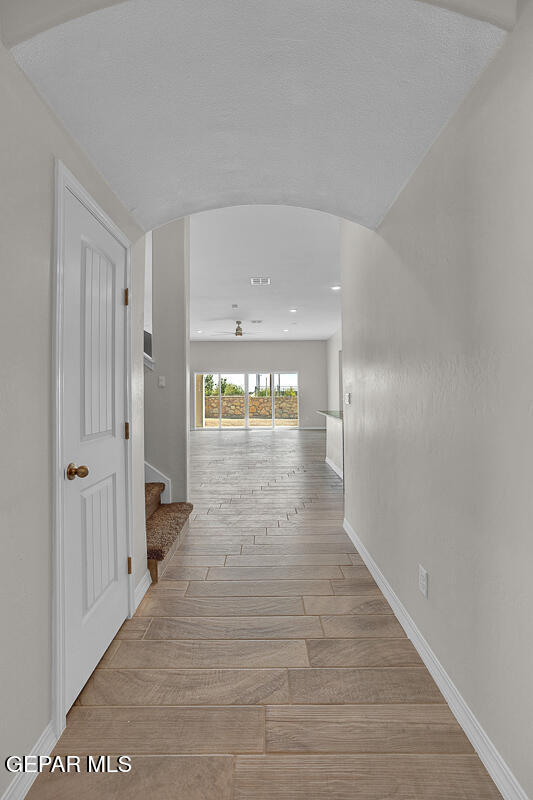 6924 Levee Circle Anthony, NM 88021 - Photo 6 of 36 a view of a hallway