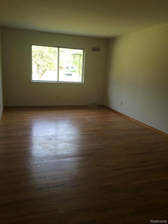 3561 Leason Road Sterling Heights, MI 48310 - Photo 10 of 19