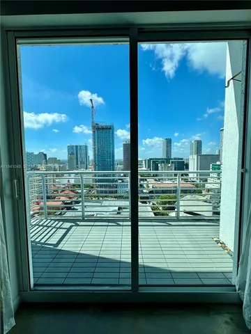 $2,400 | 234 Northeast 3rd Street, Unit LPH05, Miami, FL 33132