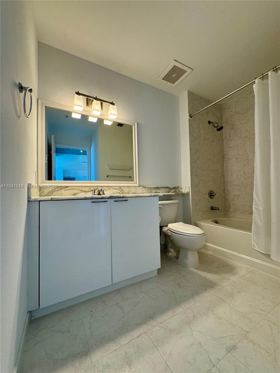 234 Northeast 3rd Street, Unit LPH05 Miami, FL 33132 - Photo 6 of 14