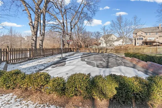 $600,000 | 9708 North Laurel Avenue, Kansas City, MO 64157