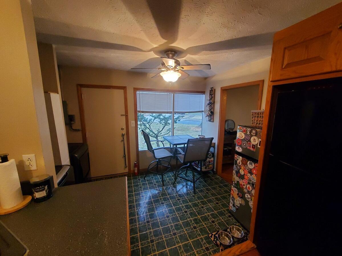 1185 Gibson Road Reynoldsburg, OH 43068 - Photo 7 of 19 Eating area 2