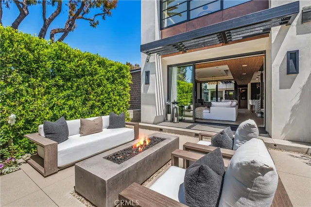 $4,495,000 | 426 Marguerite Avenue, Corona del Mar, CA 92625