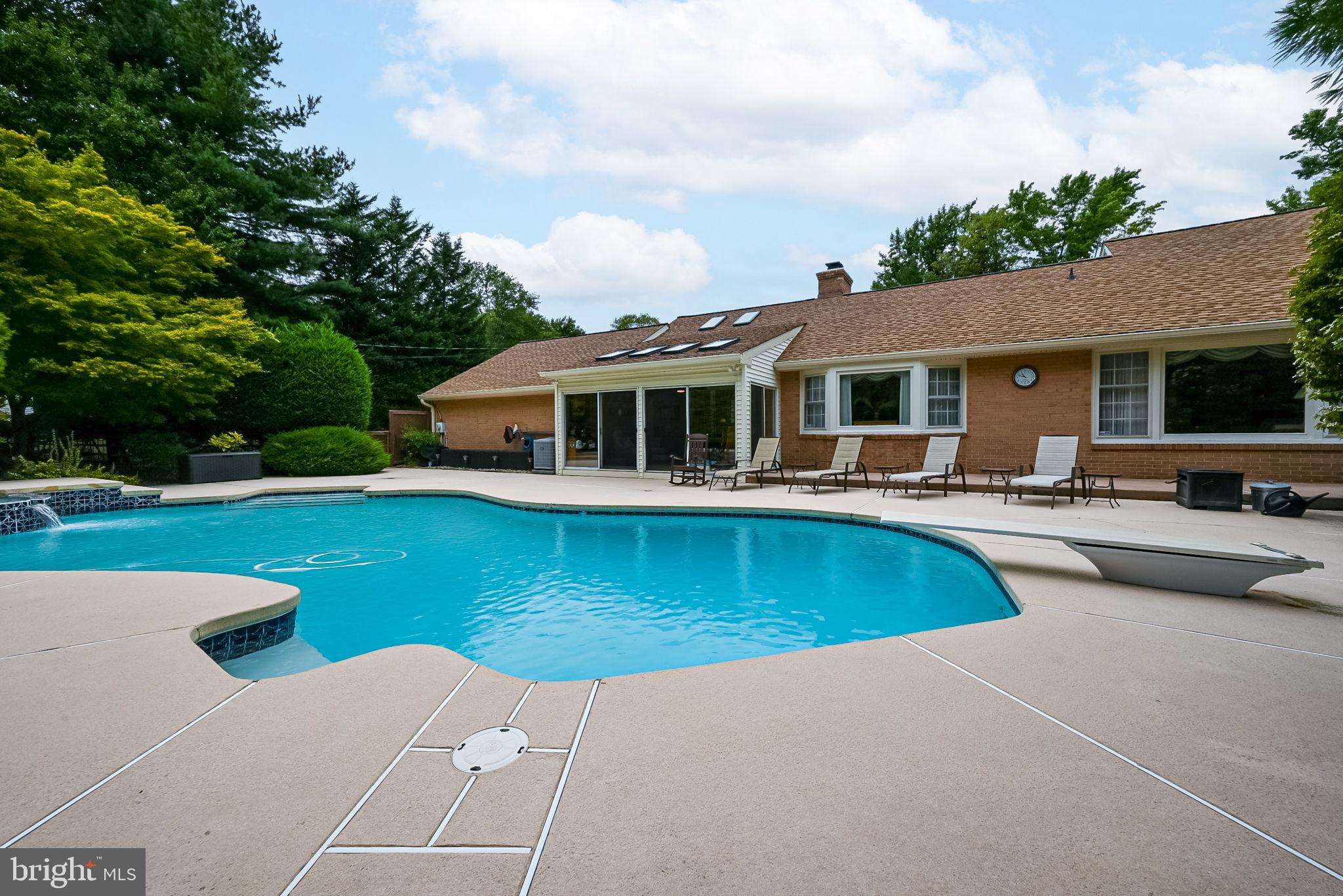 18 Pelham Road Wilmington, DE 19803 - Photo 40 of 43 Large Patio Area For Entertaining Or Relaxing