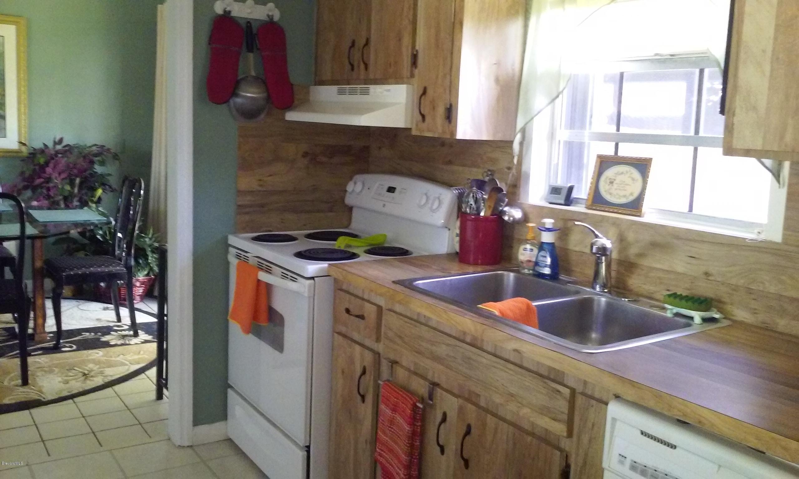 1294 Ne Port Palm Bay, FL 32905 - Photo 9 of 26 KITCHEN 3