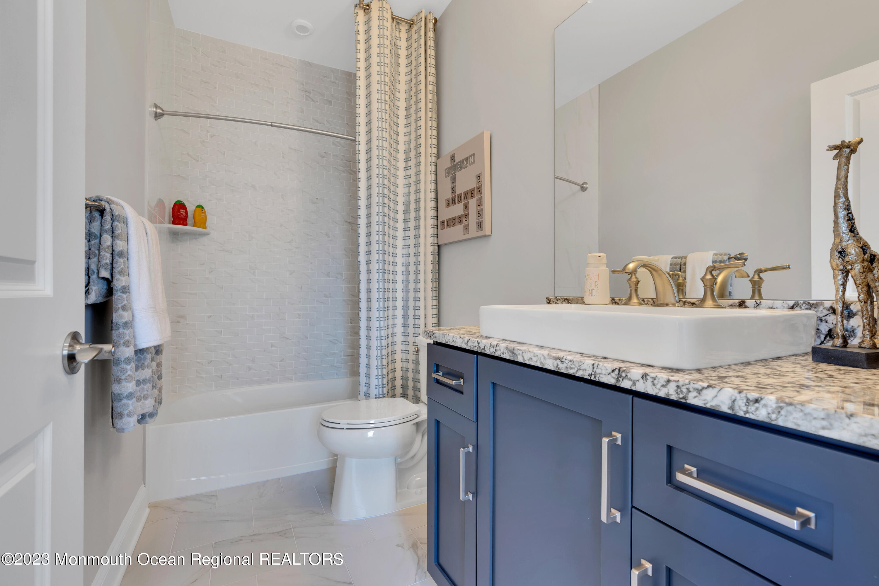 22 Chapel Lane Neptune, NJ 07753 - Photo 13 of 30 037_dsc08069