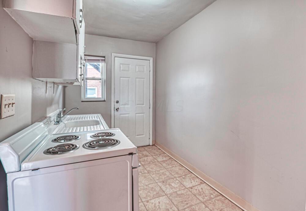 81 North Hampton Road, Unit A Columbus, OH 43213 - Photo 10 of 12 81 N Hampton kitchen 1