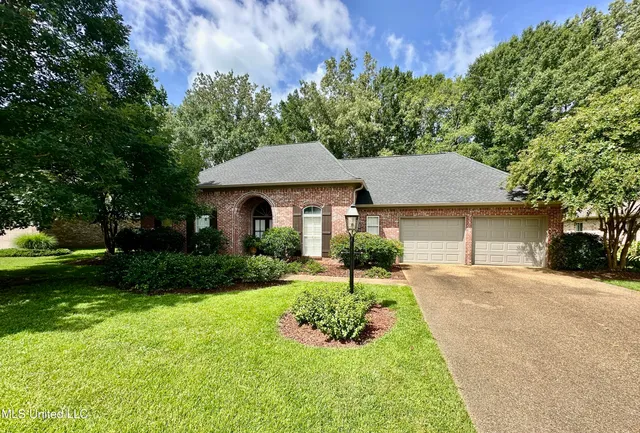 $364,900 | 107 Thornwood Drive, Clinton, MS 39056