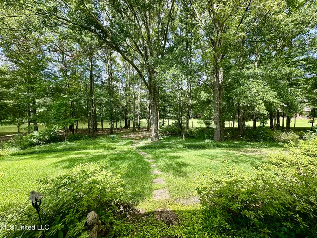 $364,900 | 107 Thornwood Drive, Clinton, MS 39056