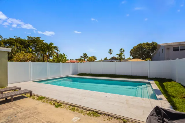 $989,000 | 1640 Washington Street, Hollywood, FL 33020