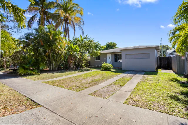 $989,000 | 1640 Washington Street, Hollywood, FL 33020