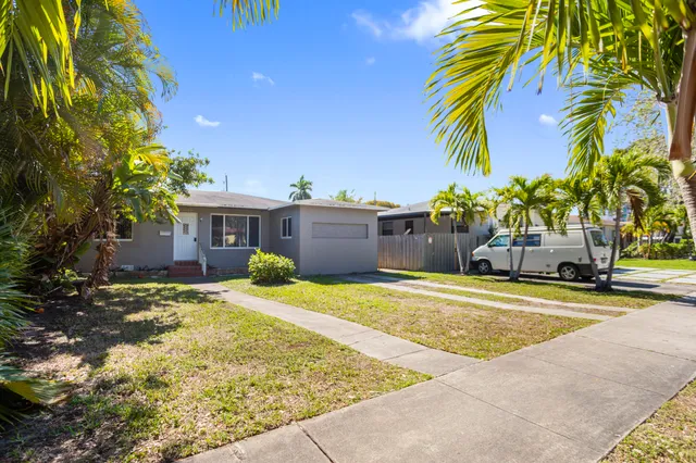$989,000 | 1640 Washington Street, Hollywood, FL 33020